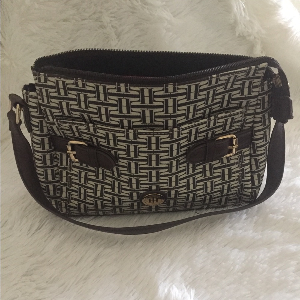 NWOT  Tommy Hilfiger  hand bag